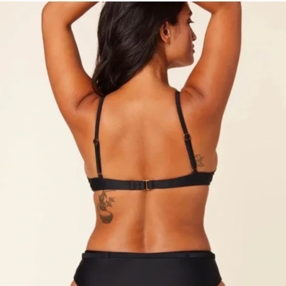 New! Andie Sicily Bikini Top - Picture 2 of 8